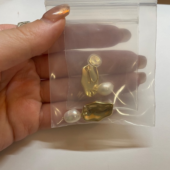 Brand New Ear Cuff - Picture 3 of 3